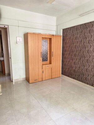 Room in 2 BHK Apartment at Aditya Guruganesh Nagar Phase I, Kothrud – for Rent