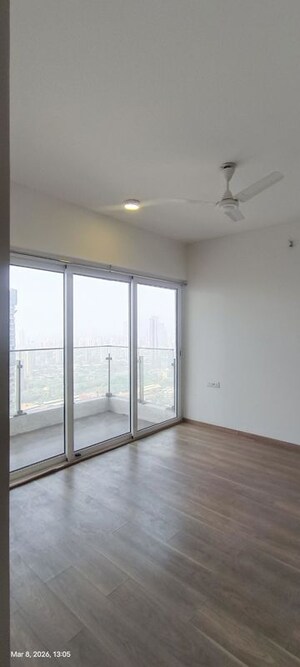 Room in 3 BHK Apartment at Parel – for Rent