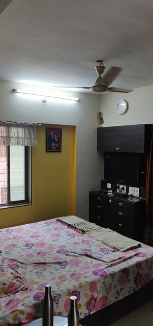 Bedroom in 3.5 BHK Apartment at Prakruti Pearl, Ghodbunder Road – for Rent
