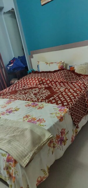Bedroom in 3.5 BHK Apartment at Prakruti Pearl, Ghodbunder Road – for Rent