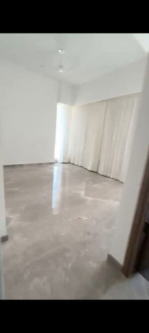 Bathroom in 4 BHK Apartment at Prestige Jasdan Classic, Mahalaxmi – for Rent