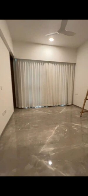 Bathroom in 4 BHK Apartment at Prestige Jasdan Classic, Mahalaxmi – for Rent