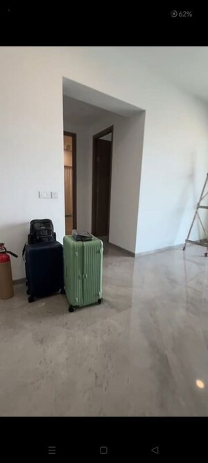 Room in 4 BHK Apartment at Prestige Jasdan Classic, Mahalaxmi – for Rent