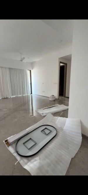 Bathroom in 4 BHK Apartment at Prestige Jasdan Classic, Mahalaxmi – for Rent