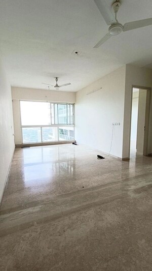 Room in 2 BHK Apartment at Parel – for Rent