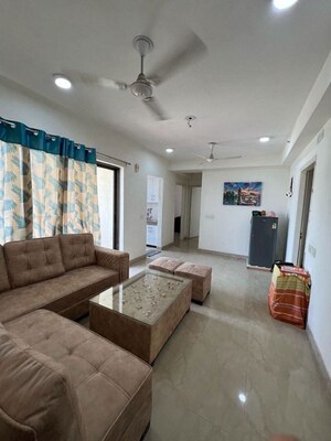 Living Room in 2 BHK Builder Floor at Lucky The Palm Valley, Sector 1 Greater Noida – for Rent