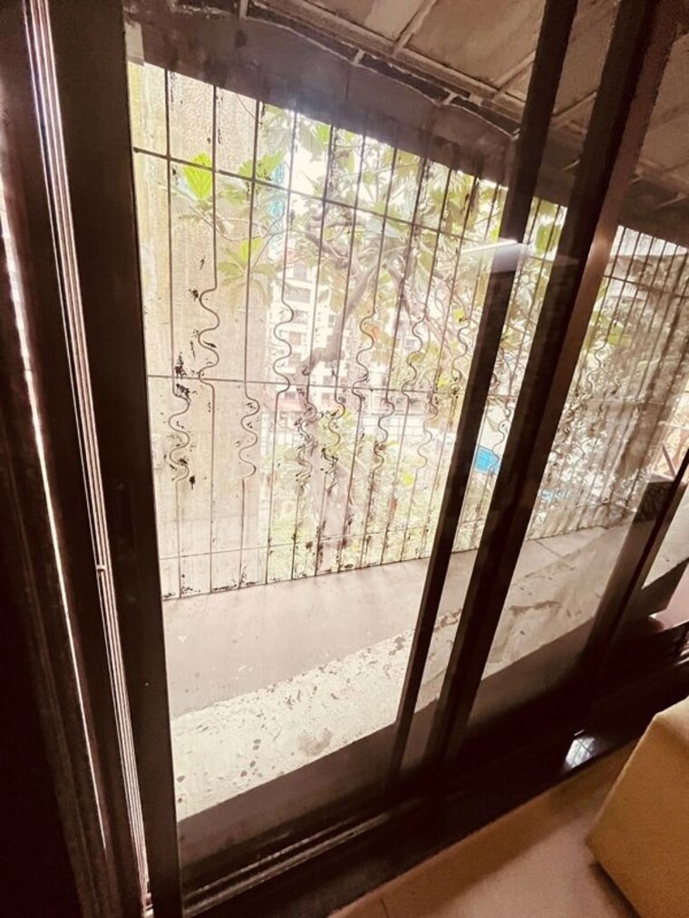 Balcony, bandra west 2 Bedroom 700 Sq.Ft. Apartment In Bandra West Mumbai 10490446