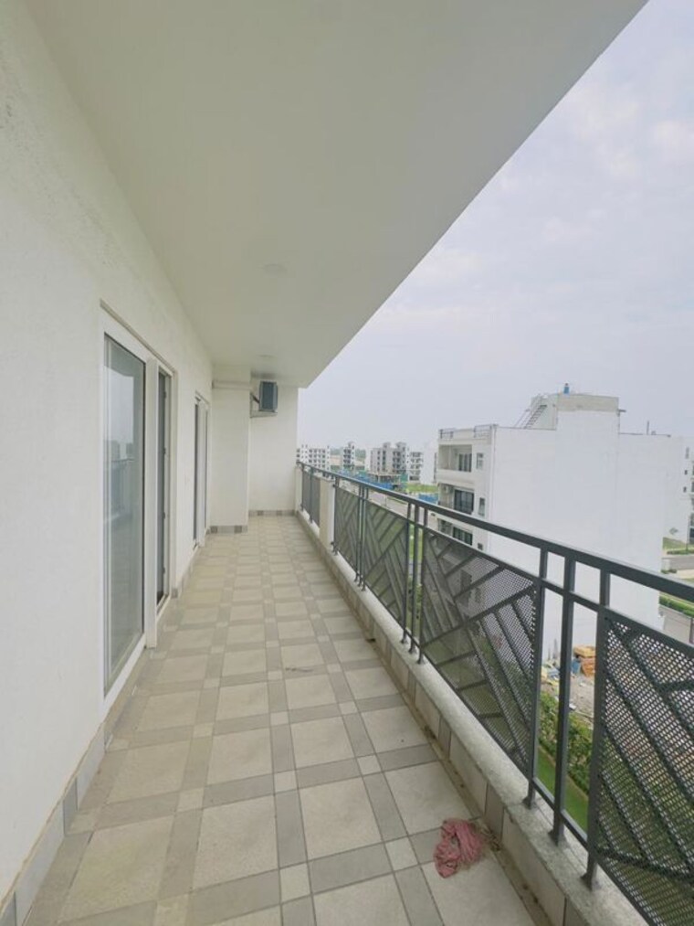 Balcony, sohna sector 31 3 Bedroom 1789 Sq.Ft. Apartment In Sohna Sector 31 Gurgaon 10490418