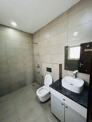 Bathroom in 1 BHK Builder Floor at Sector 57 – for Rent