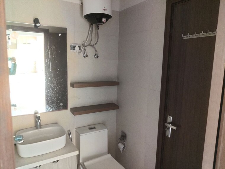 Bathroom, central-park-flower-valley 2.5 Bedroom 1093 Sq.Ft. Builder Floor In Sohna Sector 33 Gurgaon 10490460