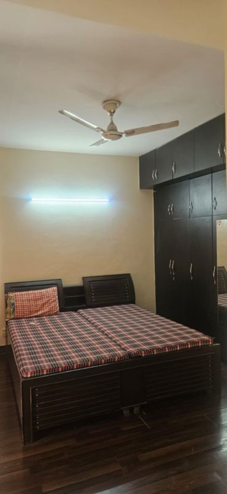 Bedroom, paras-tierea 2.5 Bedroom 1070 Sq.Ft. Apartment In Sector 137 Noida 10490478