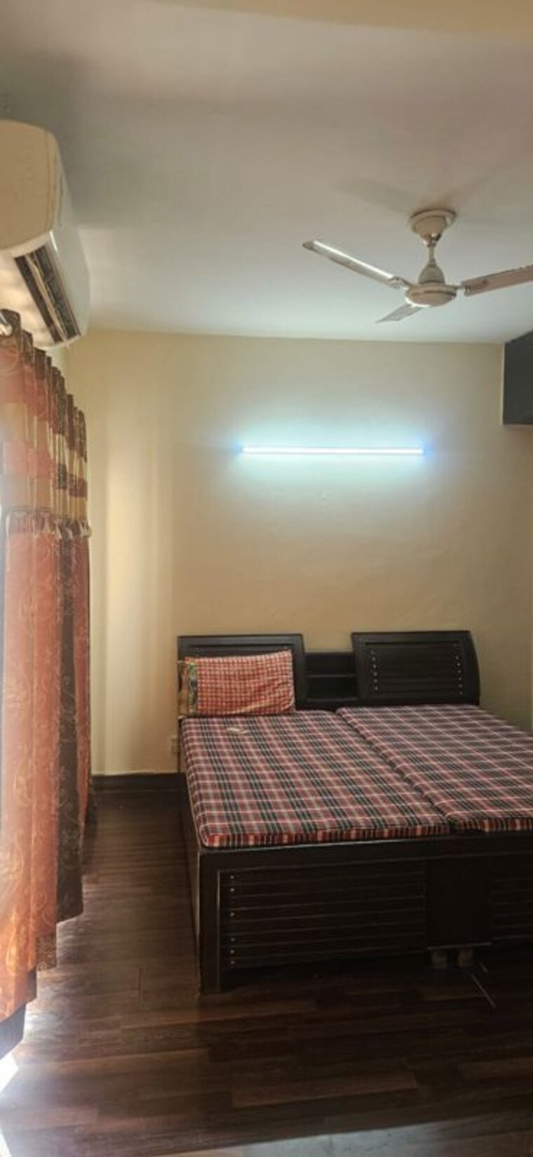 Bedroom, paras-tierea 2.5 Bedroom 1070 Sq.Ft. Apartment In Sector 137 Noida 10490478