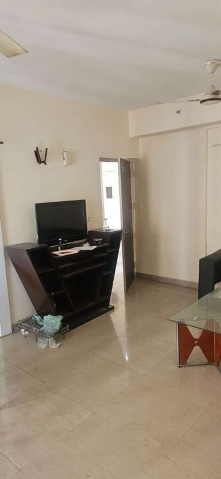 Living Room, paras-tierea 2.5 Bedroom 1070 Sq.Ft. Apartment In Sector 137 Noida 10490478