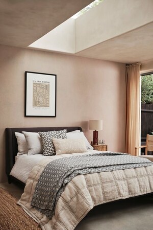 Bedroom in 6+ BHK Independent House at Pitampura – for Sale