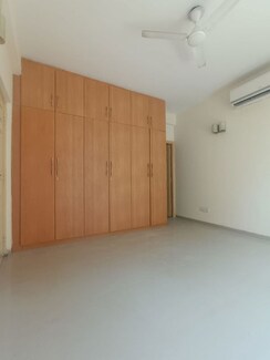 4 BHK + Servant Room Independent House For Rent in Emaar MGF Emerald Hills
