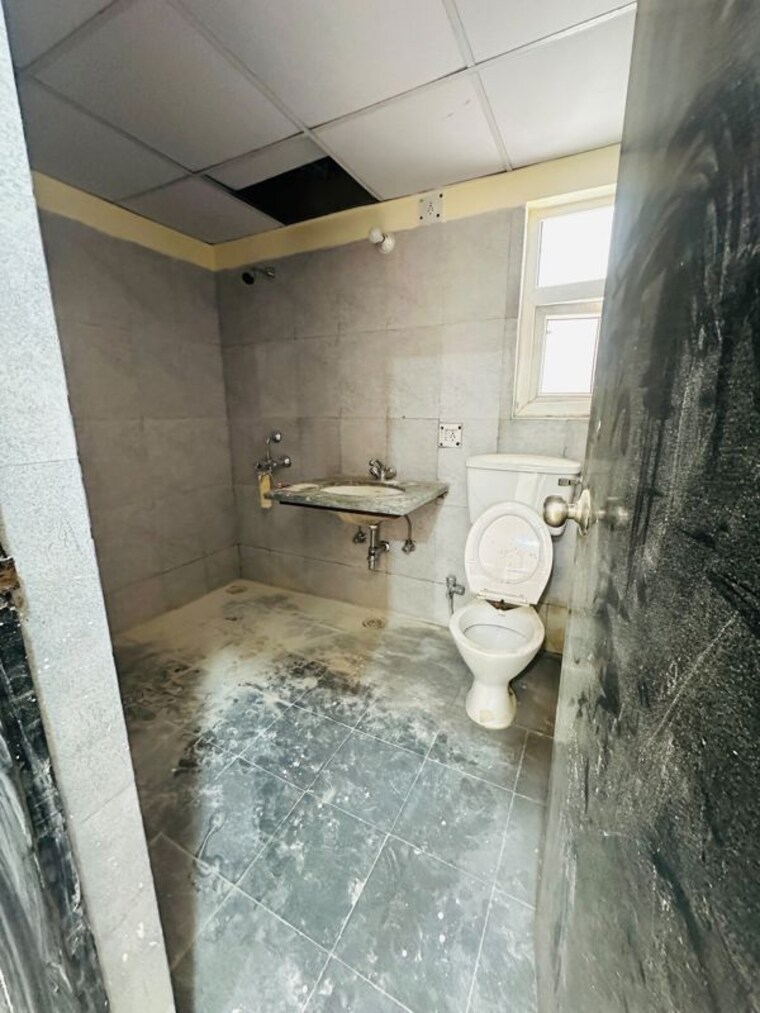 Bathroom, ansal-crown-heights 3 Bedroom 1520 Sq.Ft. Apartment In Sector 80 Faridabad 10490589