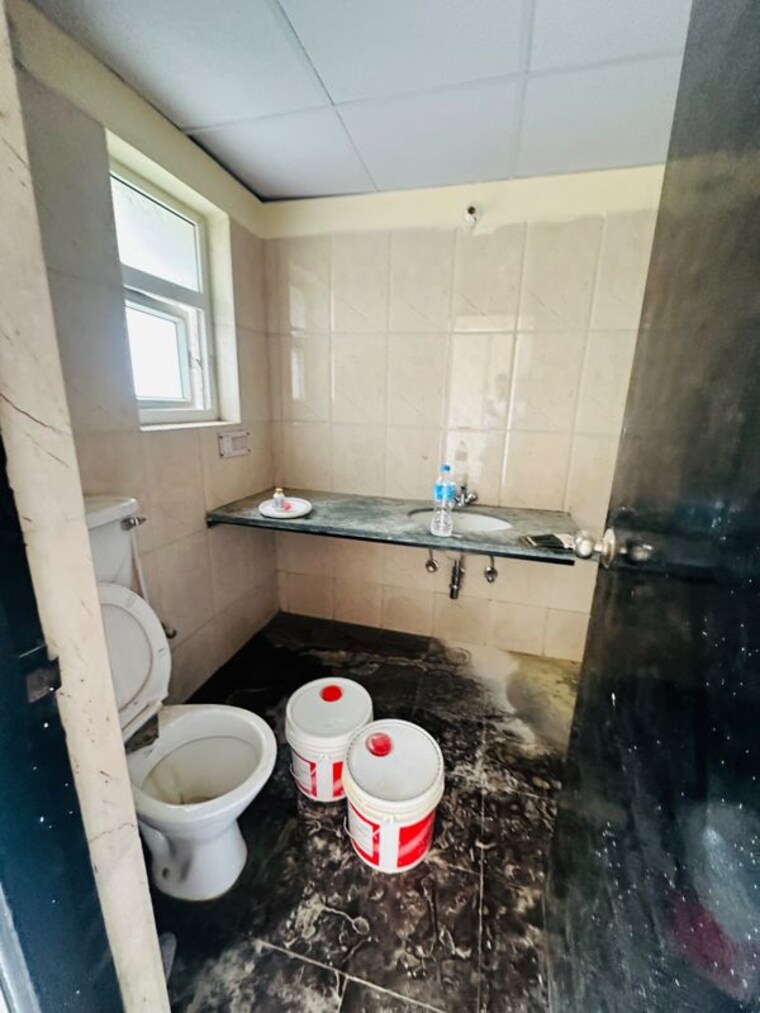 Bathroom, ansal-crown-heights 3 Bedroom 1520 Sq.Ft. Apartment In Sector 80 Faridabad 10490589