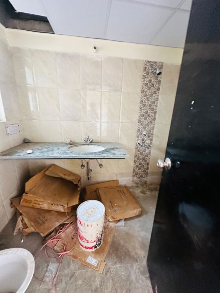 Bathroom, ansal-crown-heights 3 Bedroom 1520 Sq.Ft. Apartment In Sector 80 Faridabad 10490589