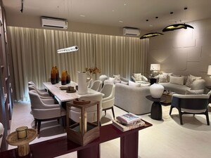 Team Area in 4 BHK Apartment at Preet Colony – for Sale
