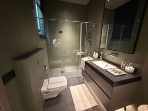 Team Area in 4 BHK Apartment at Preet Colony – for Sale