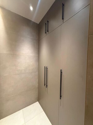Room in 4 BHK Apartment at Preet Colony – for Sale
