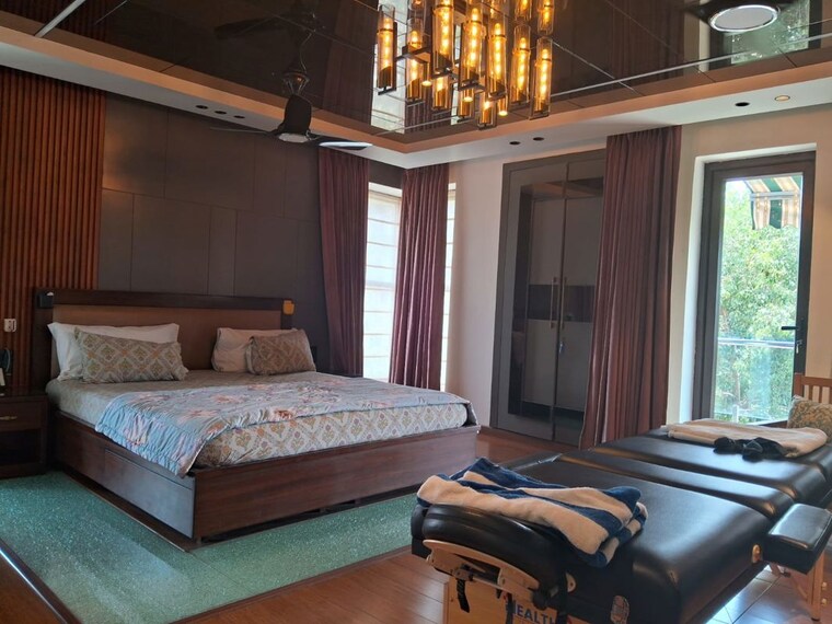 Bedroom, nehru enclave 6 Bedroom 9000 Sq.Ft. Builder Floor In Nehru Enclave Delhi 10490588