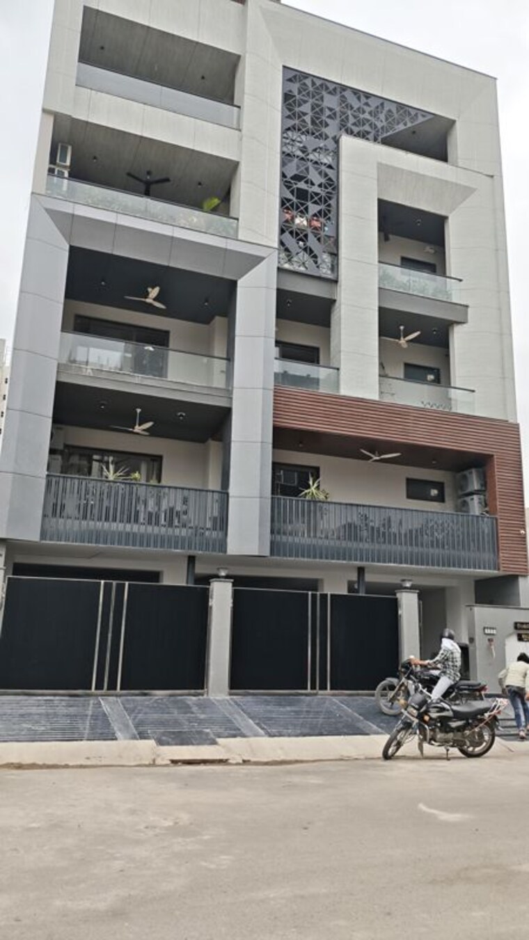 Exterior View, bptp-park-central 4 Bedroom 500 Sq.Yd. Builder Floor In Sector 85 Faridabad 10490603
