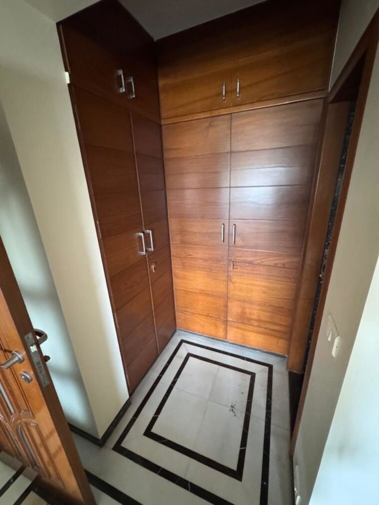 undefined, navrang-basant-chs 3 Bedroom 1100 Sq.Ft. Apartment In Cuffe Parade Mumbai 10490645