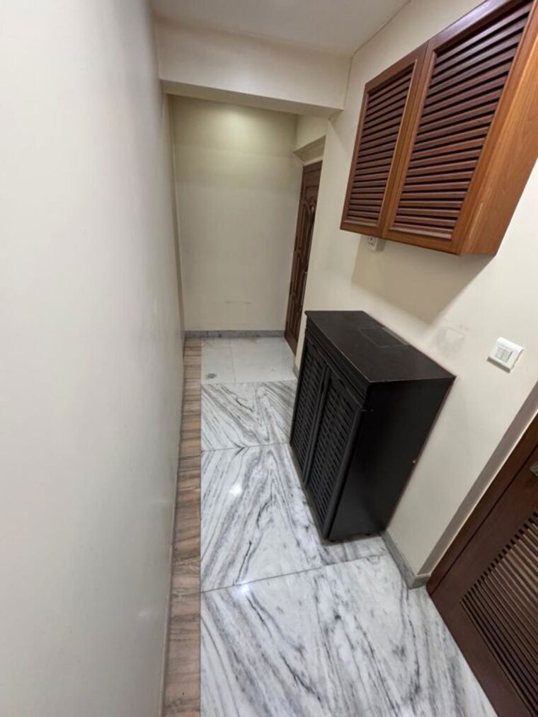 Balcony, navrang-basant-chs 3 Bedroom 1100 Sq.Ft. Apartment In Cuffe Parade Mumbai 10490645