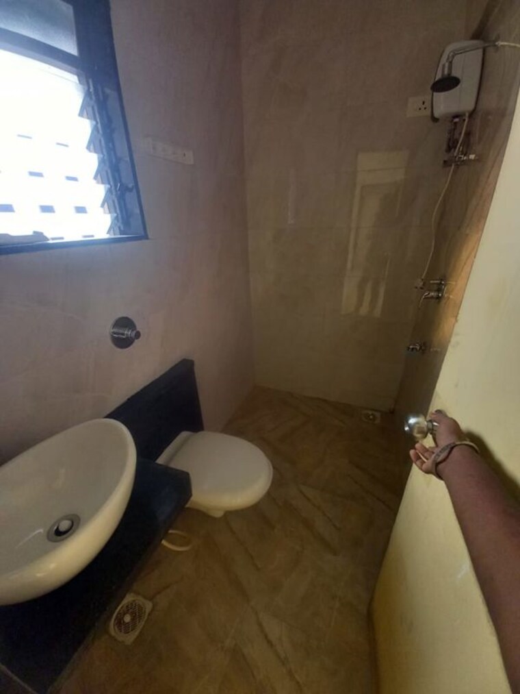 Bathroom, swaraj-kalash 1 Bedroom 530 Sq.Ft. Apartment In Chembur Mumbai 10490639