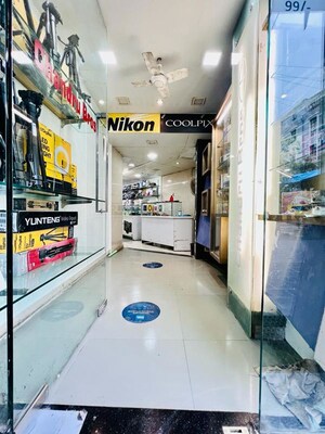  Showroom For Rent in Fort