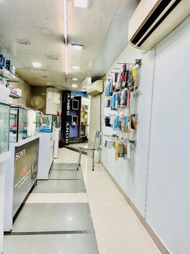 undefined, fort Commercial Showroom 900 Sq.Ft. In Fort Mumbai 10490604
