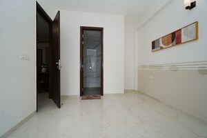 Room in 3 BHK Builder Floor at Smart World Gems, Sector 89 – for Sale