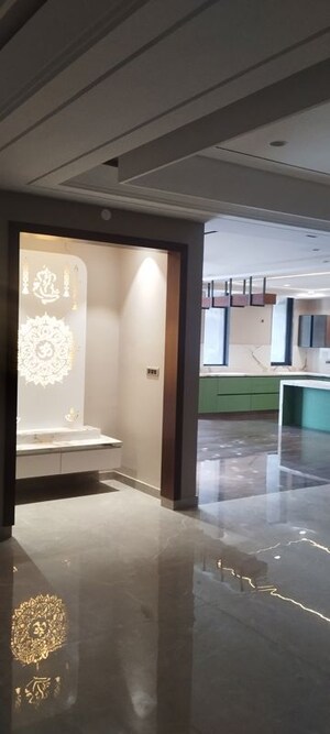 Room in 5 BHK Builder Floor at TDI The Retreat, Sector 89 – for Sale