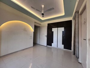 Room in 3 BHK Apartment at Lodha Splendora, Ghodbunder Road – for Rent