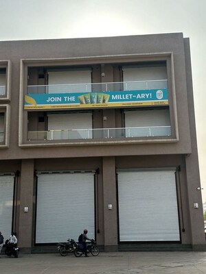  Showroom For Rent in Vidhan Sabha Marg