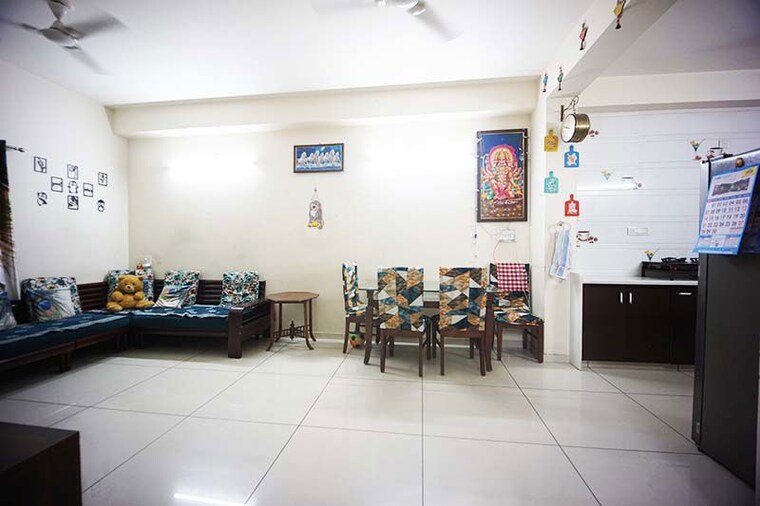  Parking, vejalpur 4 Bedroom 215 Sq.Yd. Independent House In Vejalpur Ahmedabad 10490696