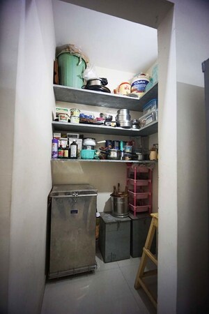 Furnished Amenities in 4 BHK Independent House at Vejalpur – for Sale