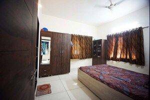 Bedroom in 4 BHK Independent House at Vejalpur – for Sale