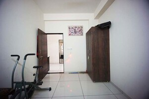 Furnished Amenities in 4 BHK Independent House at Vejalpur – for Sale