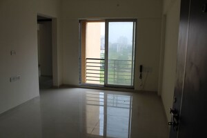Room in 3 BHK Apartment at Paradigm Zenith Pushpanjali Residency Phase III, Ghodbunder Road – for Rent