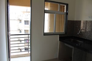 Room in 3 BHK Apartment at Paradigm Zenith Pushpanjali Residency Phase III, Ghodbunder Road – for Rent