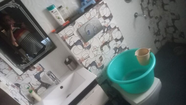 Bathroom, huda-staff-colony 3 Bedroom 1500 Sq.Ft. Builder Floor In Sector 46 Gurgaon 10490718