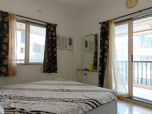 Bedroom in 2 BHK Apartment at Khar West – for Rent