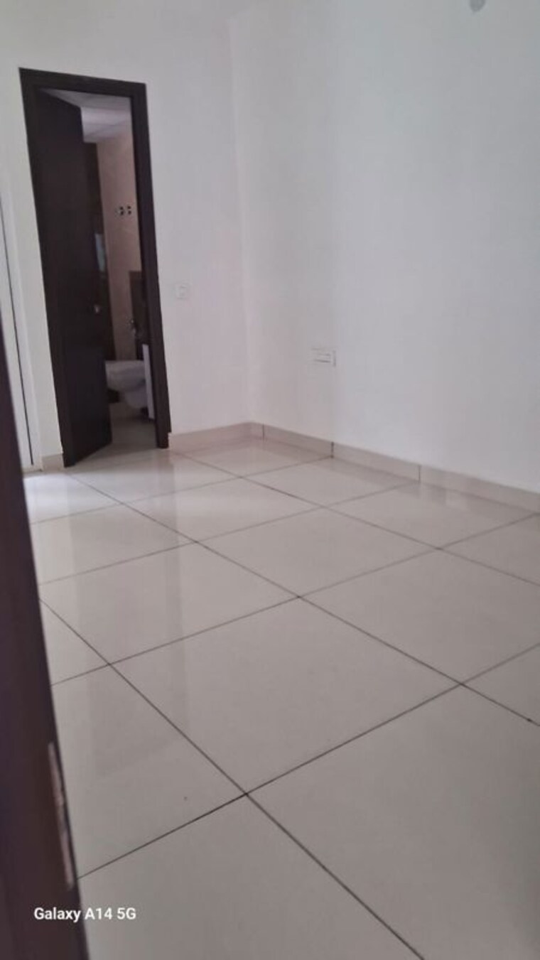 Bathroom, hermitage-centralis 3 Bedroom 1750 Sq.Ft. Apartment In Vip Road Zirakpur 10490725
