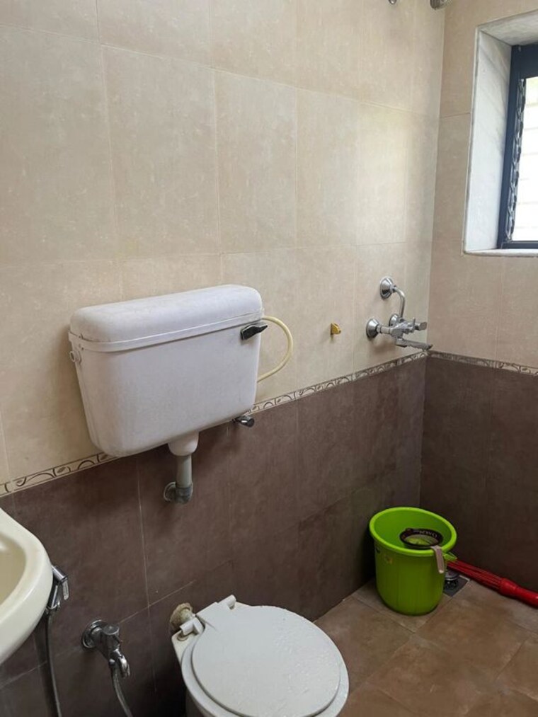 Bathroom, shanti-chs-mahim 1 Bedroom 550 Sq.Ft. Apartment In Mahim Mumbai 10490742