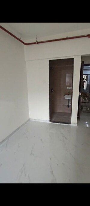 Room in 2 BHK Apartment at Nagpada – for Rent