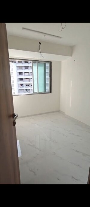 Room in 2 BHK Apartment at Nagpada – for Rent