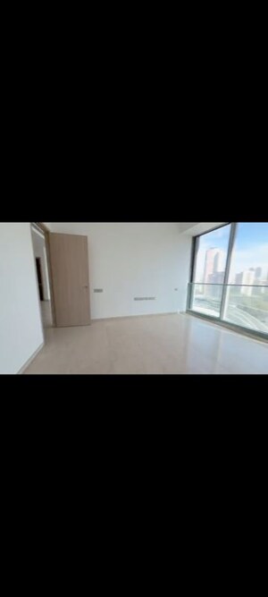 Room in 4 BHK Apartment at Rustomjee Crown, Prabhadevi – for Rent