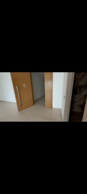 Room in 4 BHK Apartment at Rustomjee Crown, Prabhadevi – for Rent